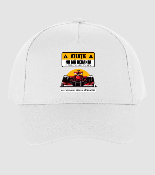 Atenție model alb pe tricou