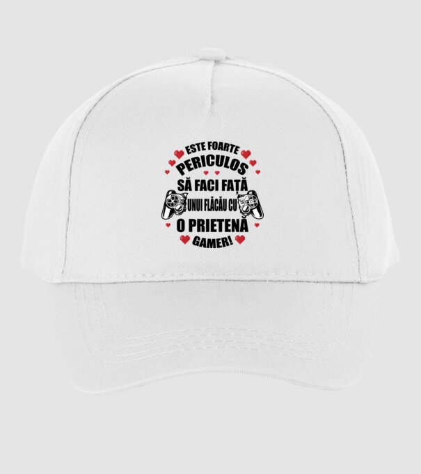 este foarte periculos să faci față unui flăcău cu o prietenă gamer! model alb pe tricou