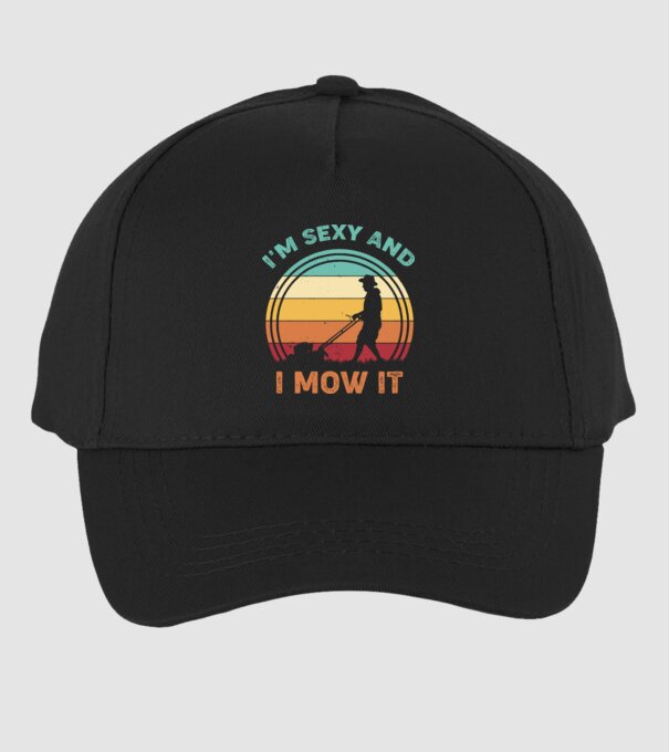 I'm sexy and i mow it model negru pe tricou
