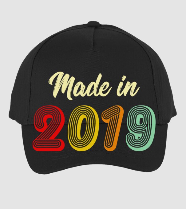made in 2019 retro model negru pe tricou