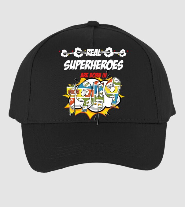 real superheroes are born in 1949 model negru pe tricou