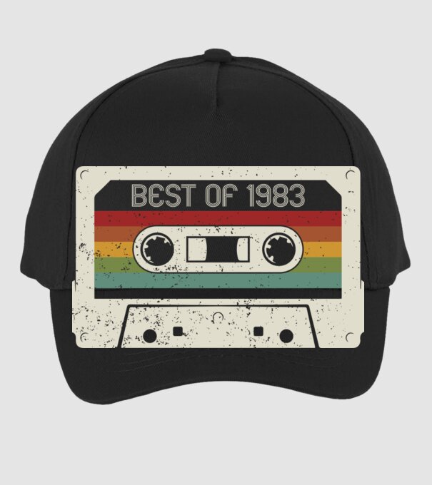 retro tape 1983 vintage model negru pe tricou