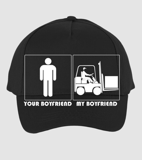 Your BYFRND MBYFRND model negru pe tricou