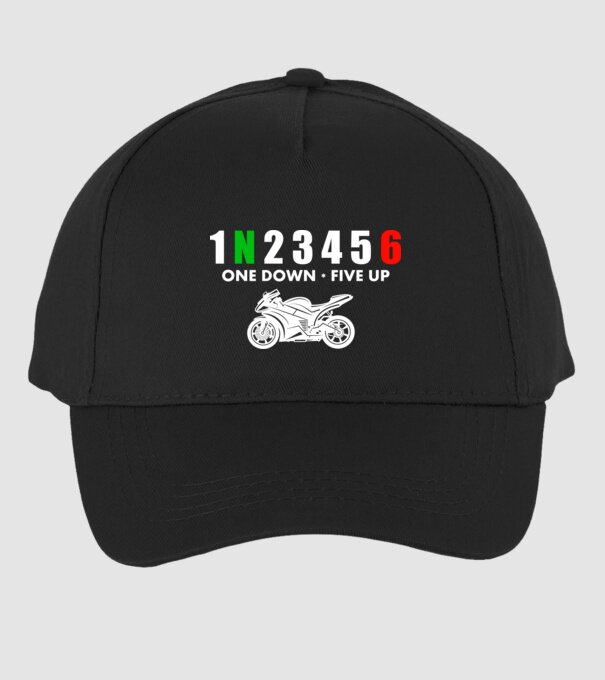 1N23456 model negru pe tricou