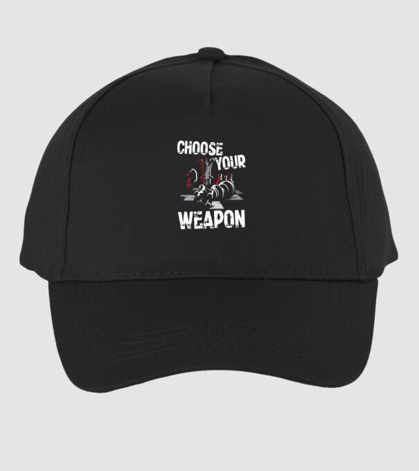 CHOOSE YOUR WEAPON model negru pe tricou