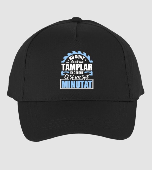 Nu sunt doar un tâmplar excelent, ci și un soț minunat! model negru pe tricou