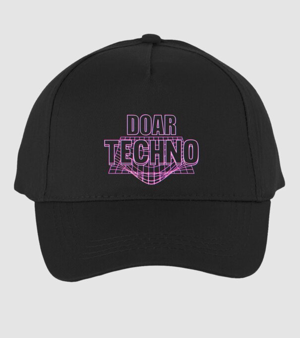 Doar techno model negru pe tricou
