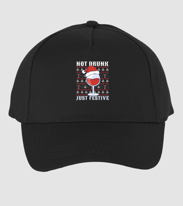 Not drunk just festive ugly sweater model negru pe tricou
