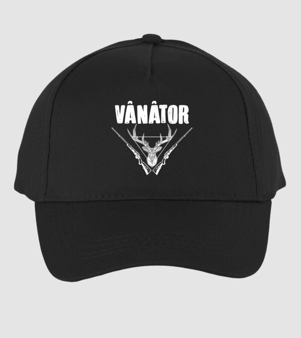 vânător model negru pe tricou