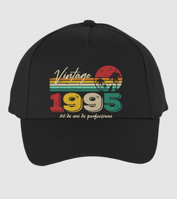 VINTAGE 1995 model negru pe tricou