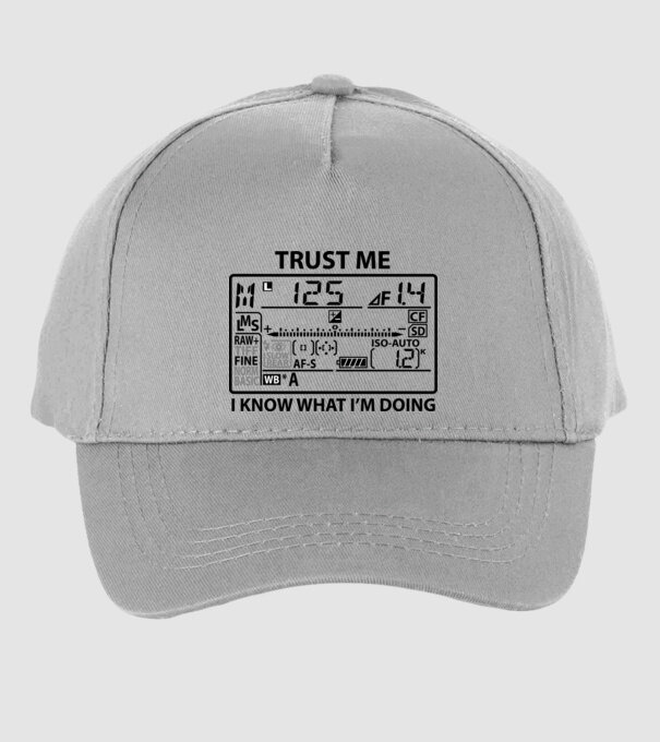 Trust me i'm a photographer model gri pe tricou