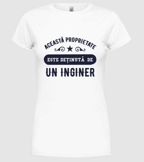 Această proprietate este deținută de un inginer model alb pe tricou