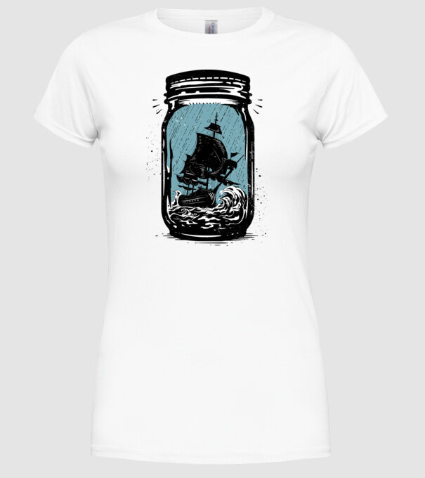 Trapped model alb pe tricou