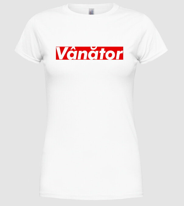 vânător model alb pe tricou