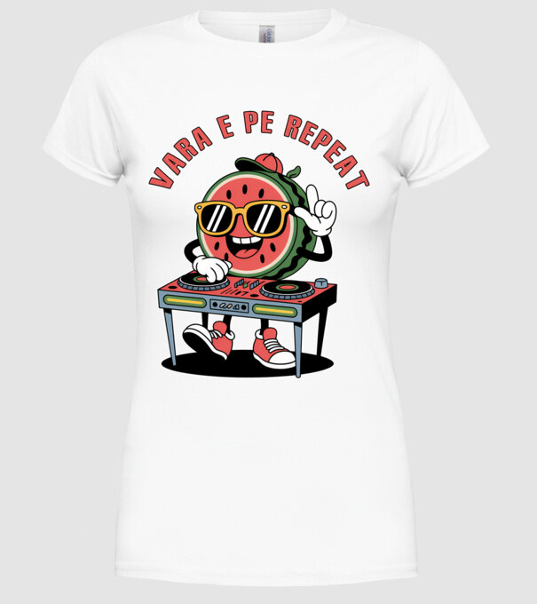 Vara e pe repeat model alb pe tricou