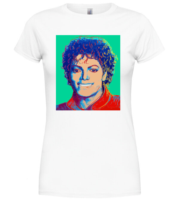  model  pe tricou