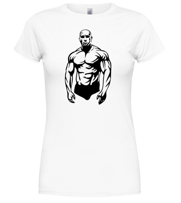 model  pe tricou