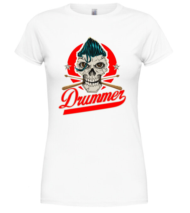  model  pe tricou