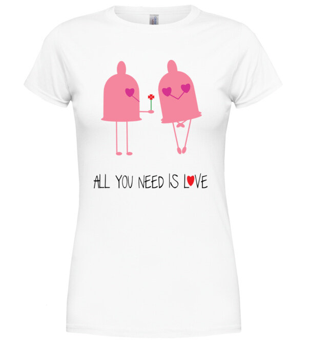  model  pe tricou