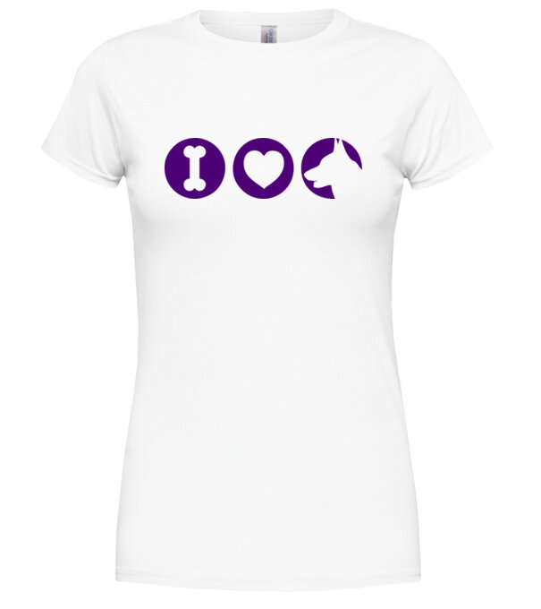  model  pe tricou