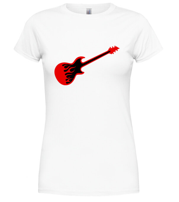  model  pe tricou