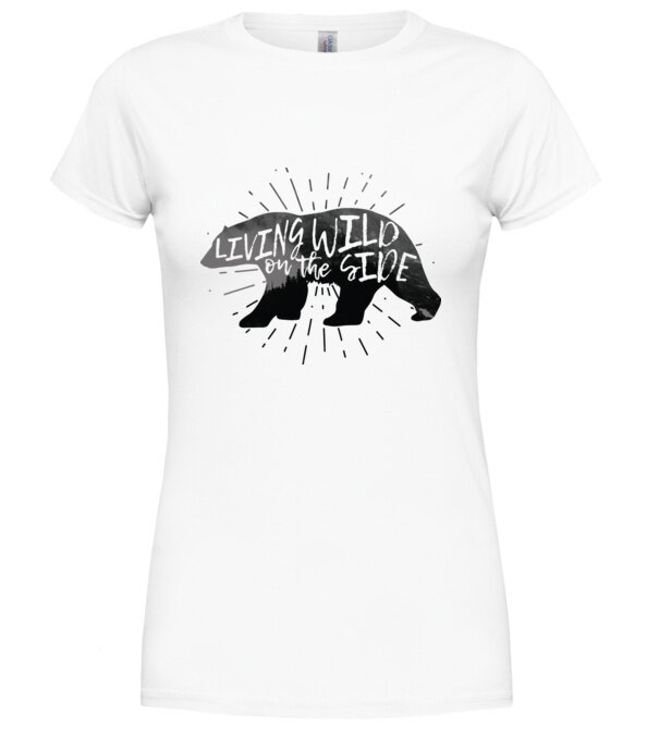  model  pe tricou