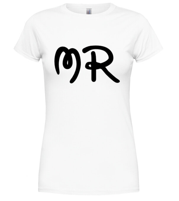  model  pe tricou