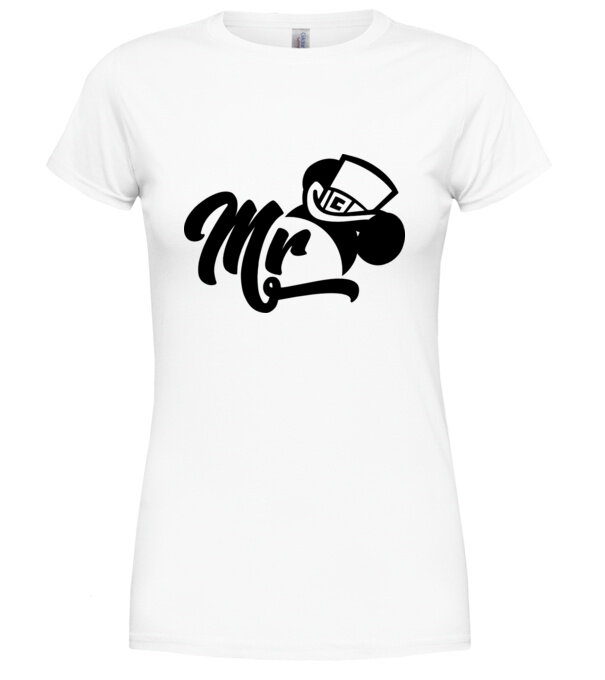 model  pe tricou