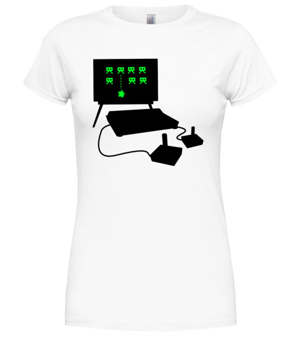  model  pe tricou