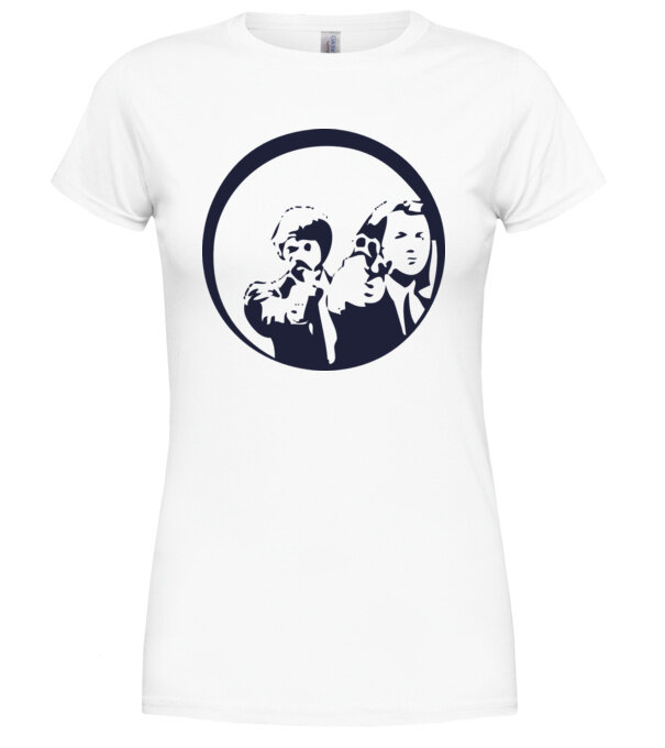  model  pe tricou