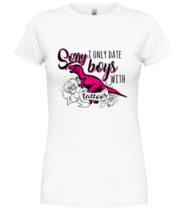  model  pe tricou