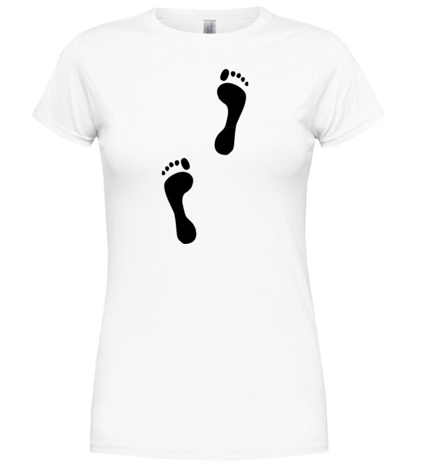  model  pe tricou