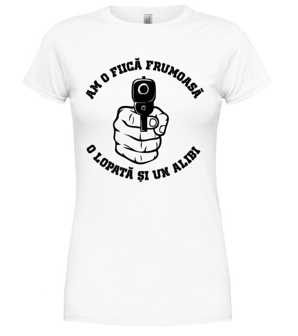  model  pe tricou