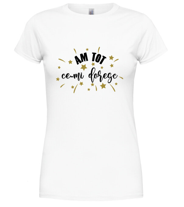  model  pe tricou
