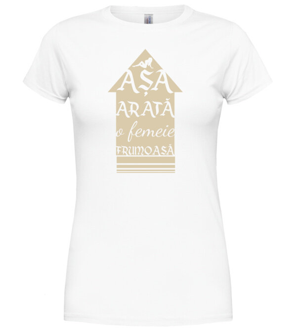  model  pe tricou