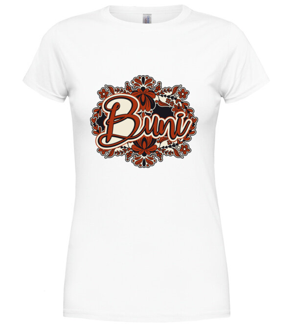  model  pe tricou