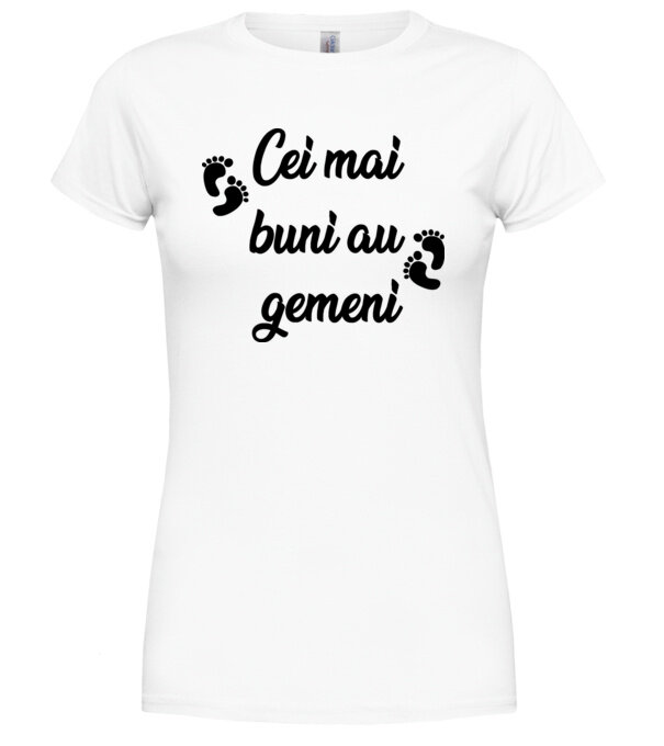  model  pe tricou