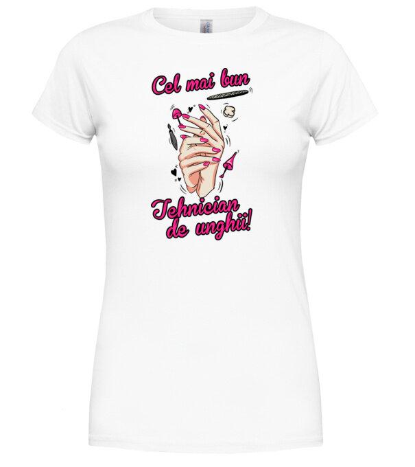  model  pe tricou