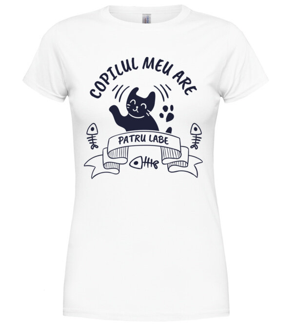  model  pe tricou