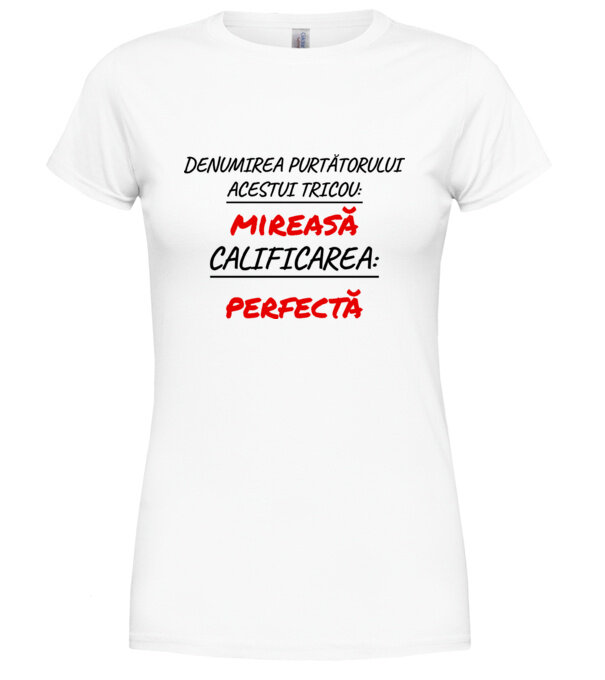  model  pe tricou