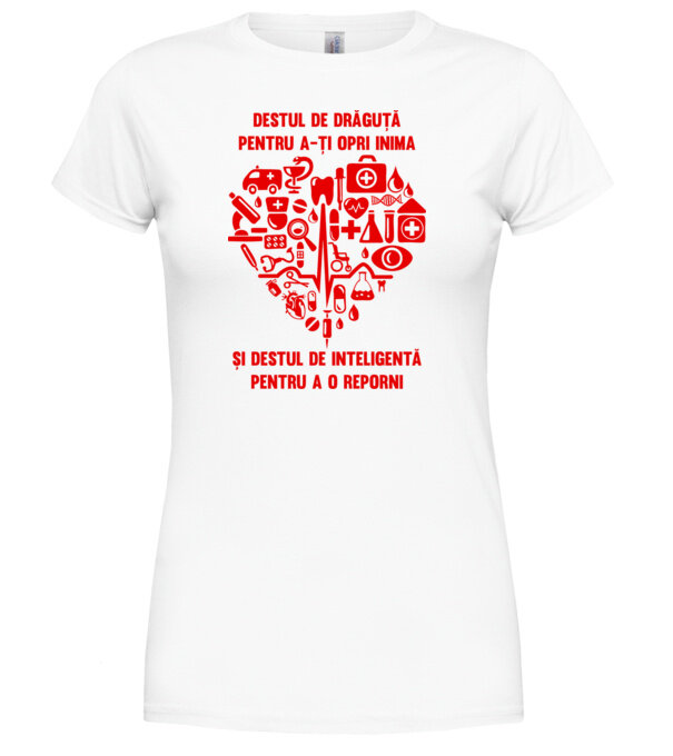  model  pe tricou