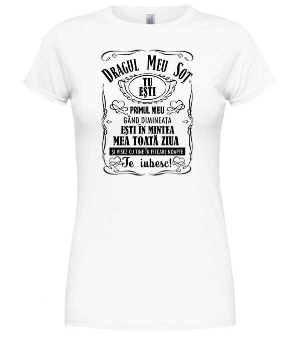  model  pe tricou