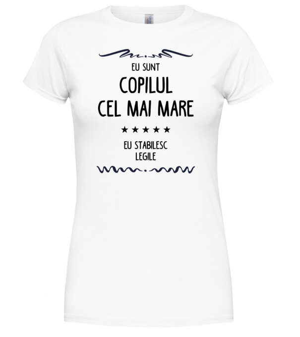  model  pe tricou