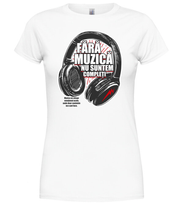  model  pe tricou