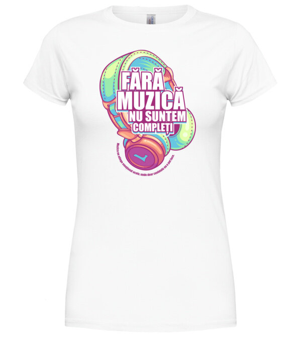  model  pe tricou