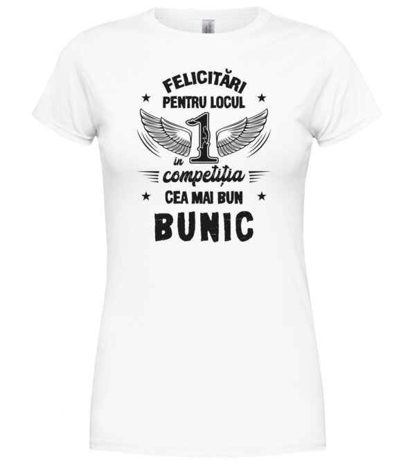  model  pe tricou