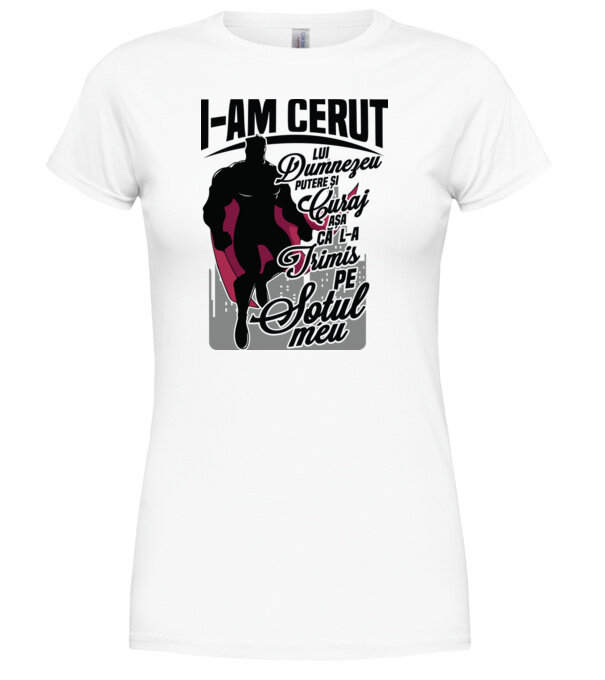  model  pe tricou