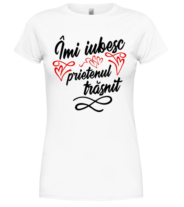  model  pe tricou