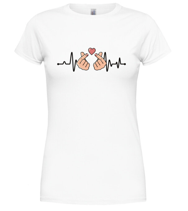  model  pe tricou