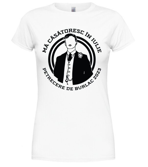  model  pe tricou